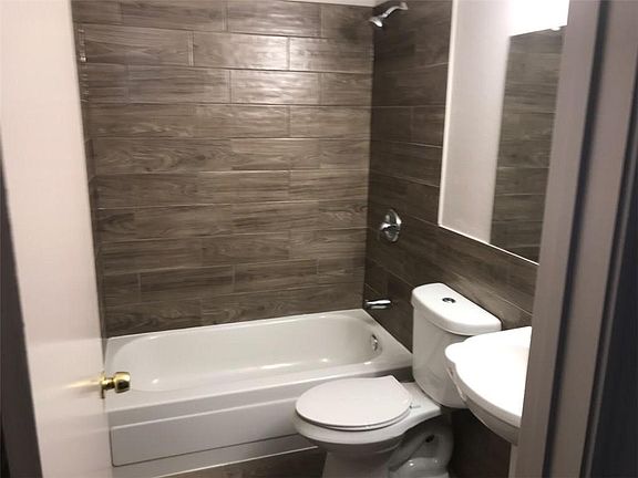 2nd image of 1117 Cypress Ln