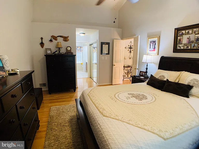 8604 Oak Chase Cir — Photo 30