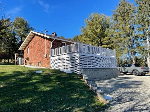 115 Blaszczak Rd, Uniontown, PA 15401