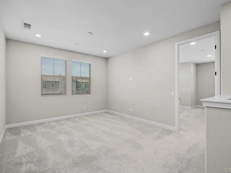1137 Delpy View Point — Photo 8