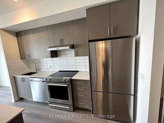 4th image of 9000 Jane St #330