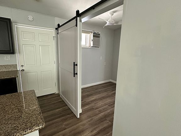5th image of 3238 Grim Ave #B