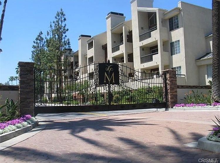 1st image of 5520 Owensmouth Ave APT 318