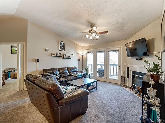 2nd image of 1620 Piper Ln APT 207
