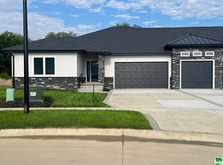 4583 Whitetail Ct, Sioux City, IA 51106