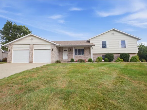 2110 S Sycamore St, Effingham, IL 62401