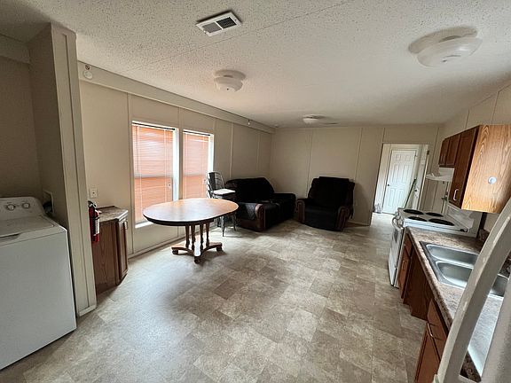 5th image of 117 Seminole St