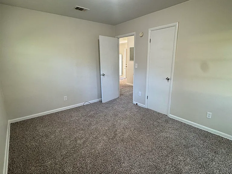 1204 Clay St — Photo 8