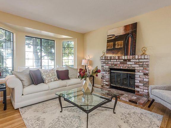 3rd image of 7289 Sleepy Creek Dr
