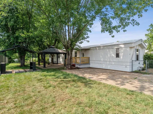 6049 Cedar Crest Dr, Cedar Hill, MO 63016