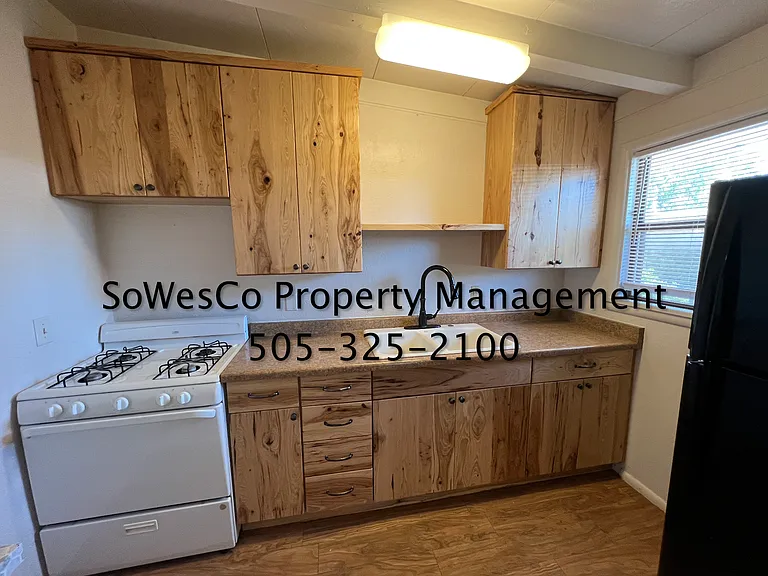 2305 Nathan Ave #B — Photo 3