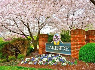 1244 Swan Lake Dr APT 301, Charlottesville, VA 22902
