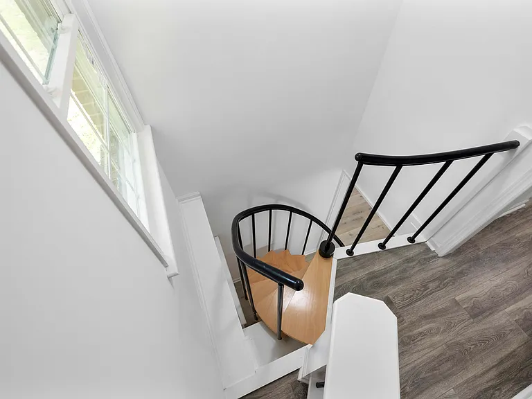 437 Woodsdale Rd — Photo 16