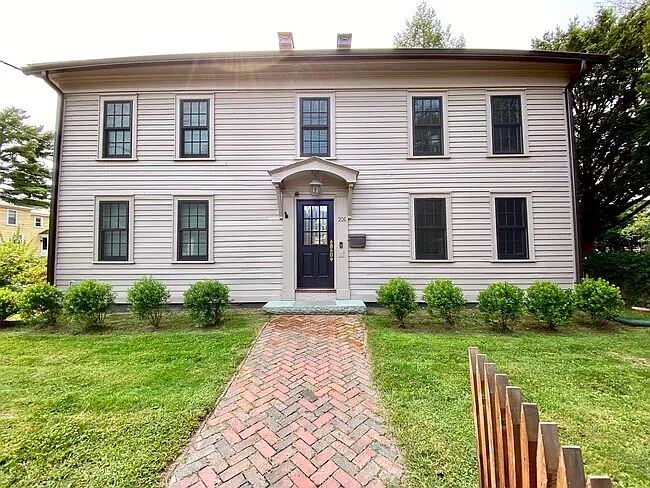 1st image of 206 Elm St Unit 3