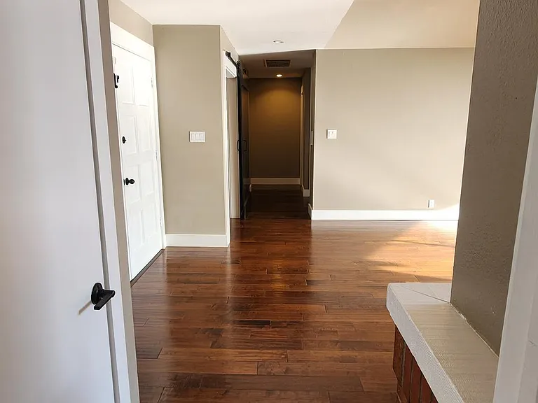 2057 Touraine Ln — Photo 4