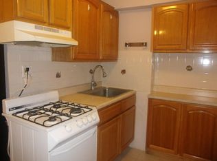 4605 189th St, Flushing, NY 11358