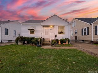 1043 Mill St, Lincoln Park, MI 48146