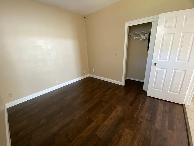 229 Potrero St — Photo 39