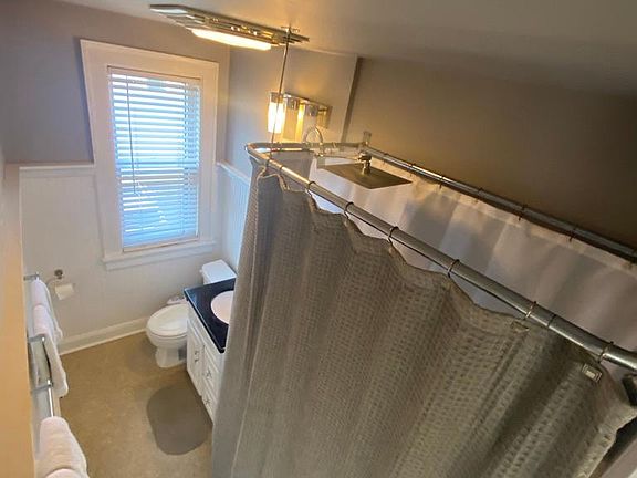 5th image of 816 W Lake St #203