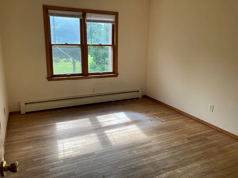 515 E Taylor St — Photo 4