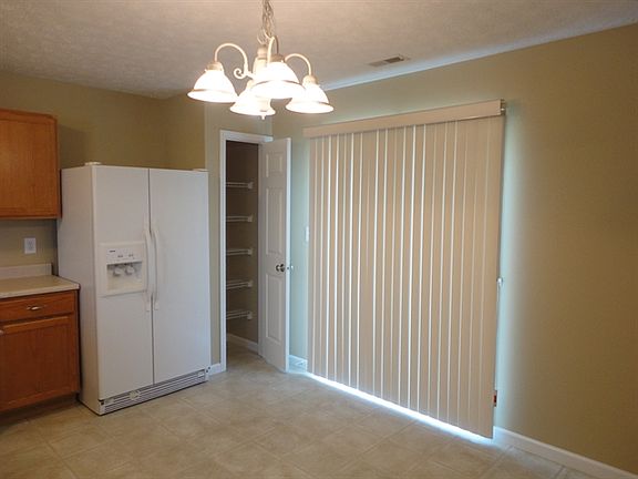 4th image of 2321 Maxwell Dr