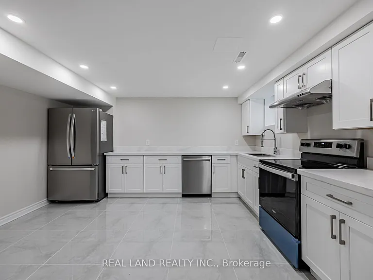 274 Timothy Ct #LOWER — Photo 8