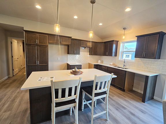 5th image of 436 Sandmar Dr