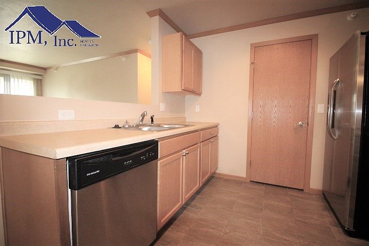 3 1608 20thAVENW 202