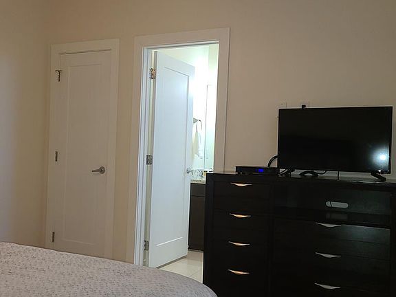 5th image of 110 E Amberjack St #1-4