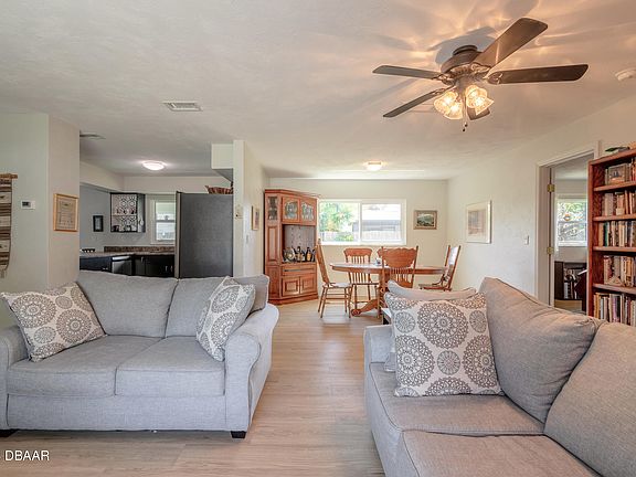 3rd image of 111 Pinion Cir