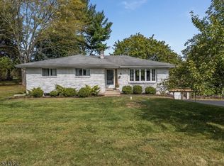 19 Fawn Ridge Dr, Milford, NJ 08848
