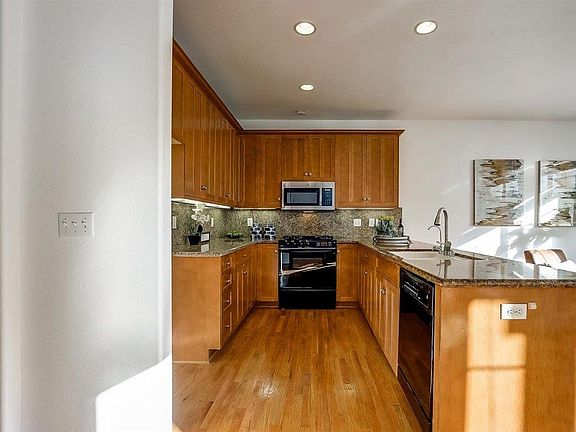 5th image of 5145 Archangel Dr