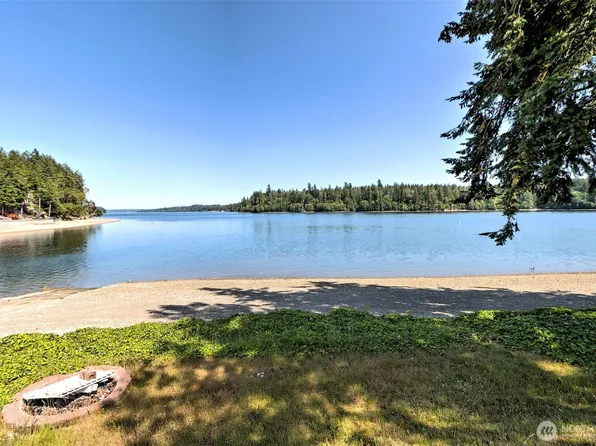 131 E Rustle Way, Grapeview, WA 98546