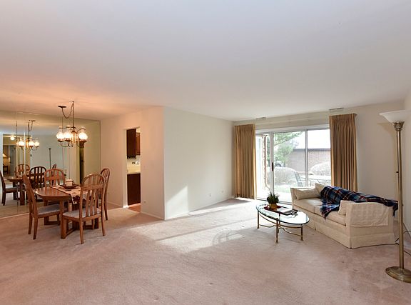 4th image of 233 Coventry Cir #233