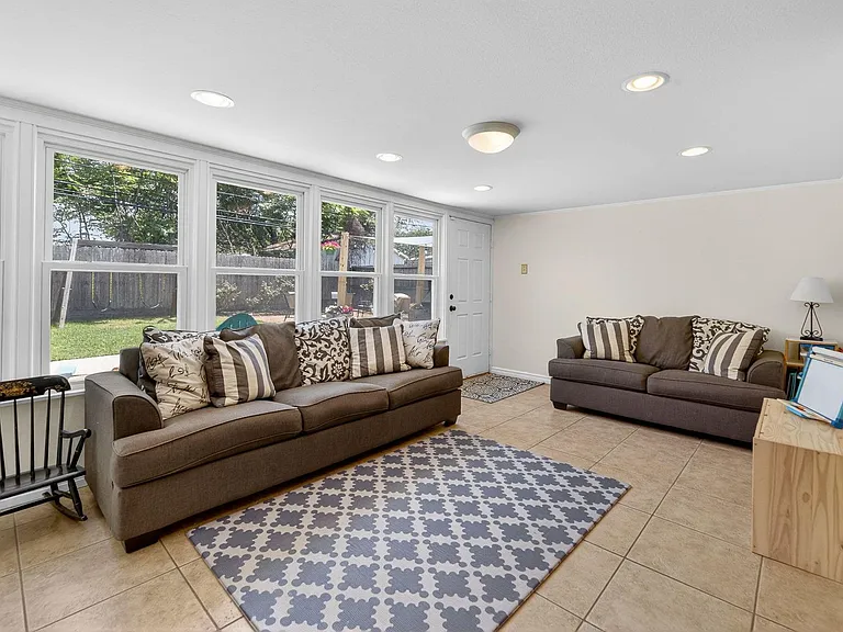 609 Peerman Pl — Photo 14