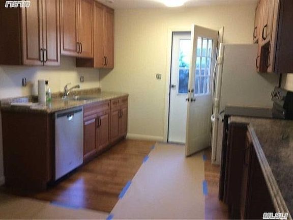 4th image of 13 Briaroot Dr