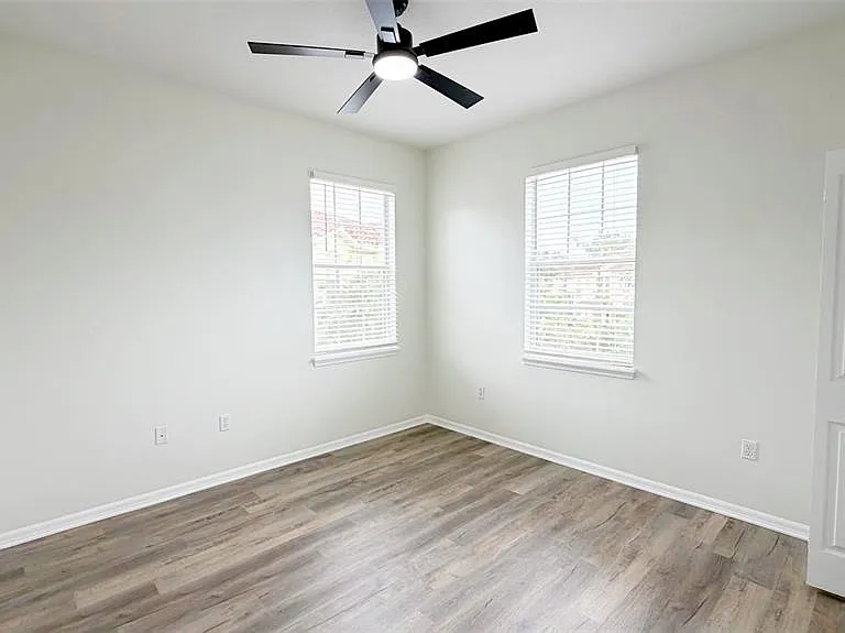 203 Madison Cir — Photo 31