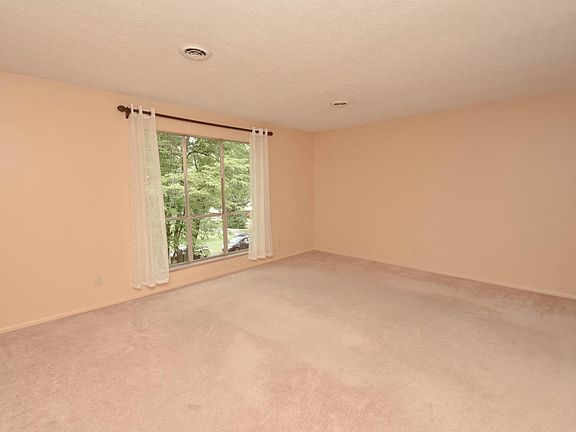 5th image of 1112 Watercress Dr