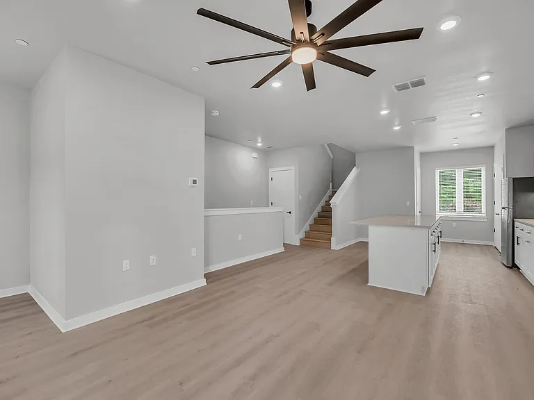716 Peques St — Photo 18