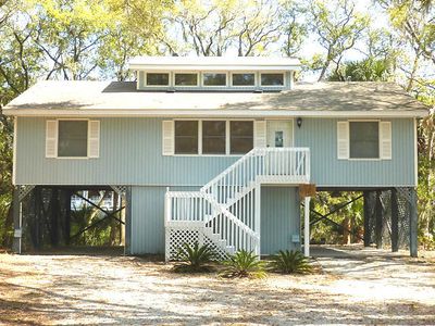 1104 Jungle Rd, Edisto Island, SC, 29438