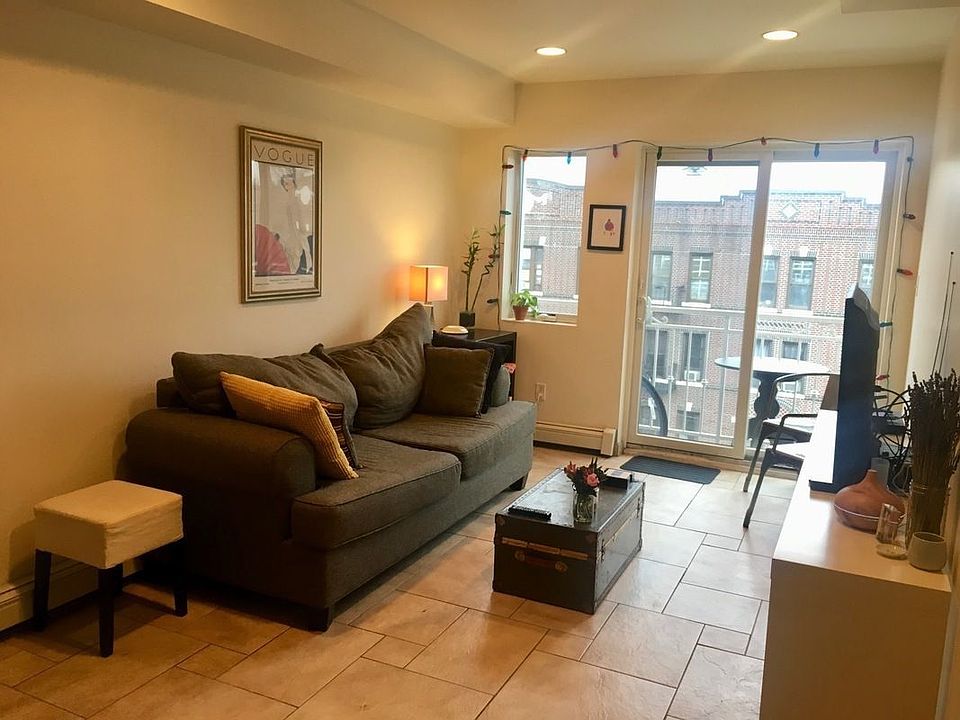 1st image of 2310 30th Ave APT 5A