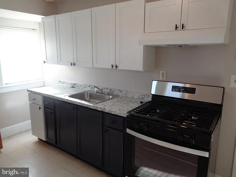 2800 Linwood Ave #C — Photo 5