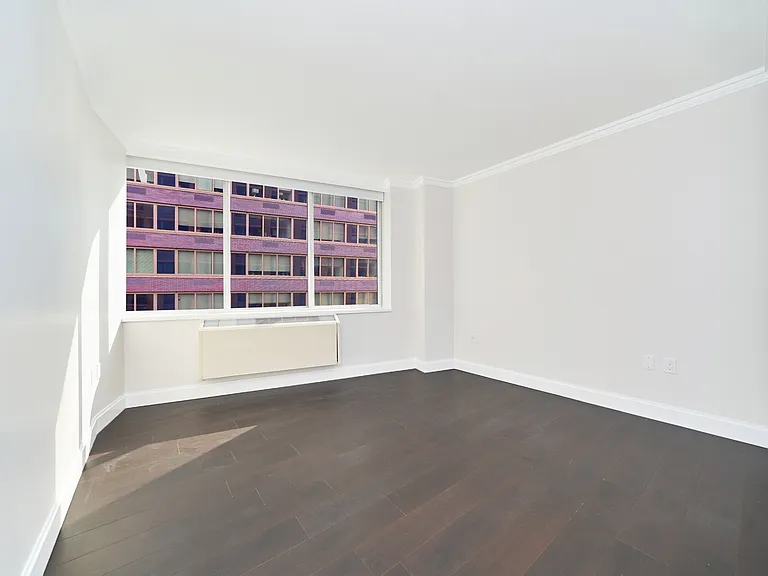 160 Riverside Blvd #9U — Photo 19