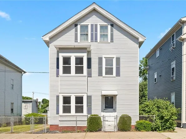 32 Middle St, Pawtucket, RI 02860