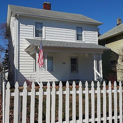 2nd image of 1516 Oak St