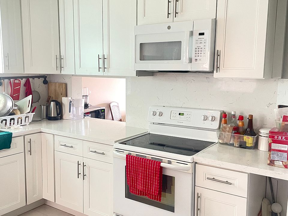 2nd image of 10000 Stirling Rd #306