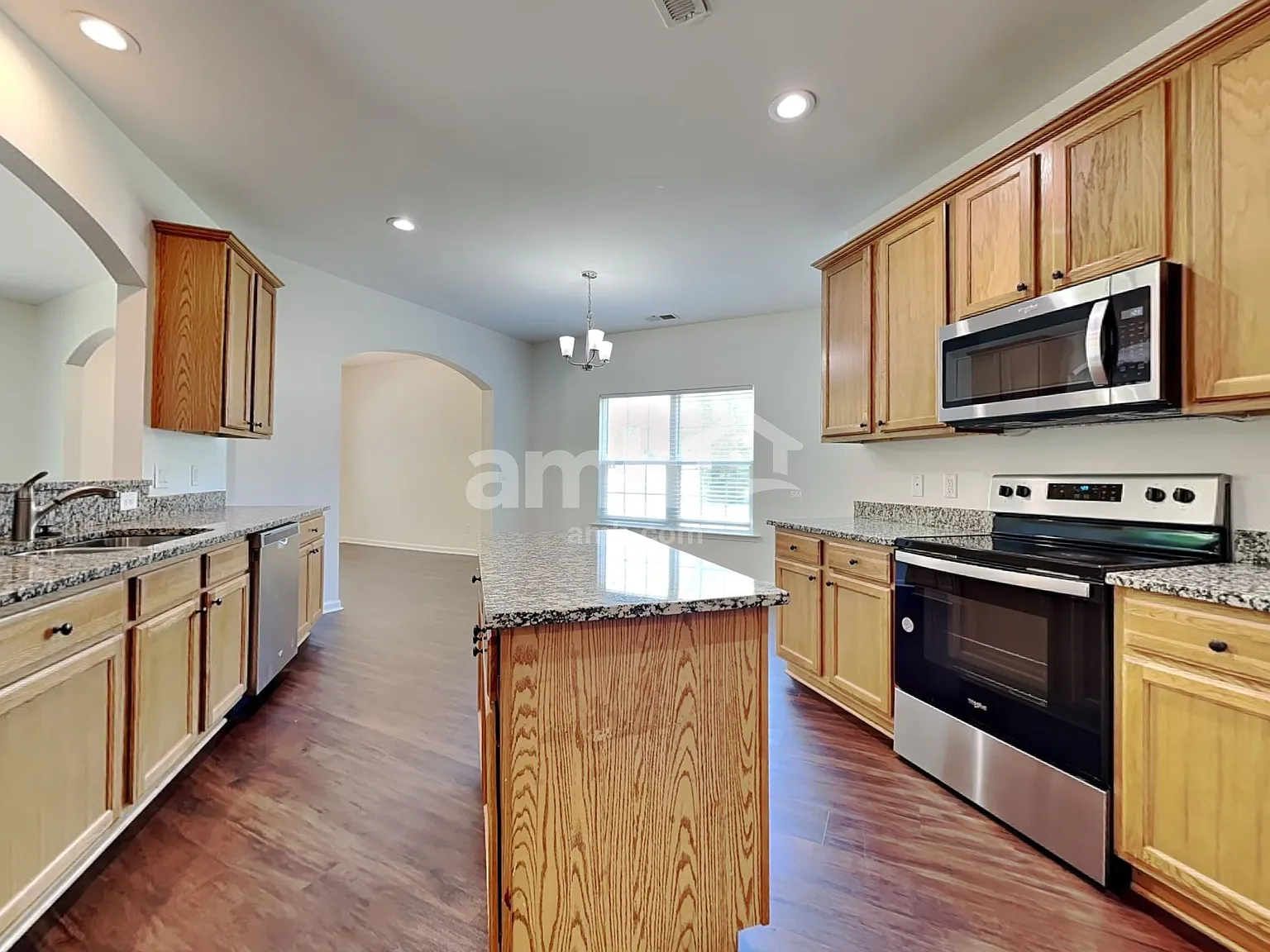 3 bed, 2.5 bath, 2056 sqft, $2,635 — Photo 4