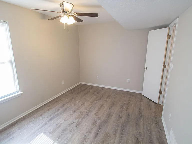 1401 Bodie Dr — Photo 11