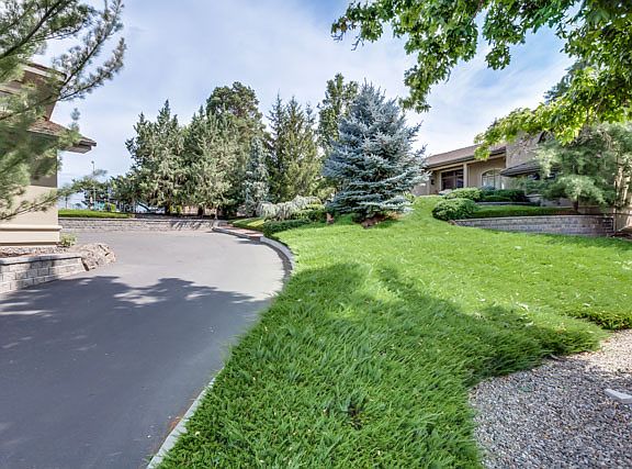 Circ Dr and Frt of House