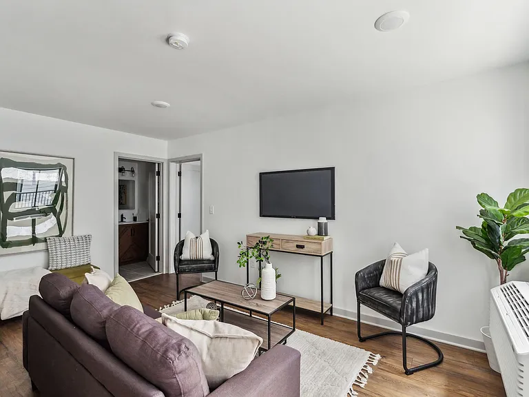 Emerald Heights — Photo 12